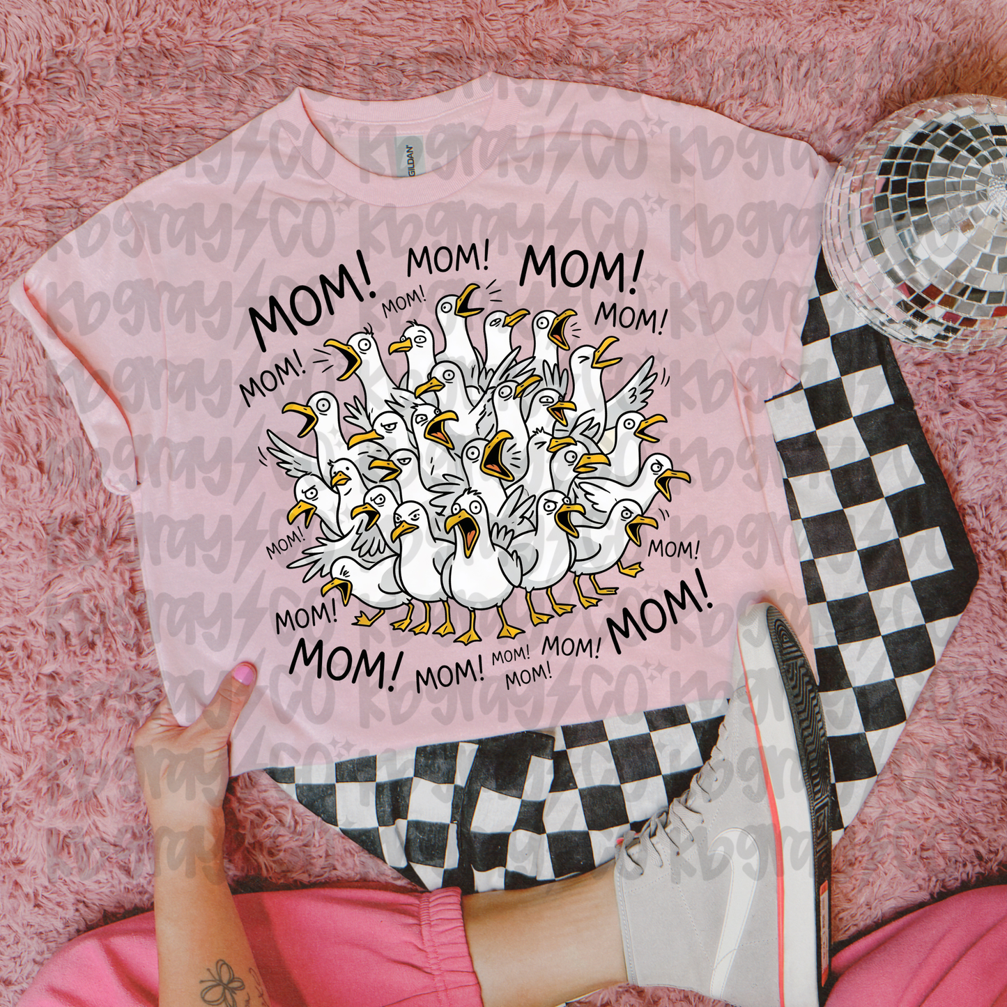 Mom seagulls