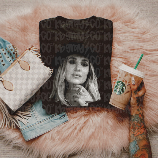 Black and white - Lainey Wilson